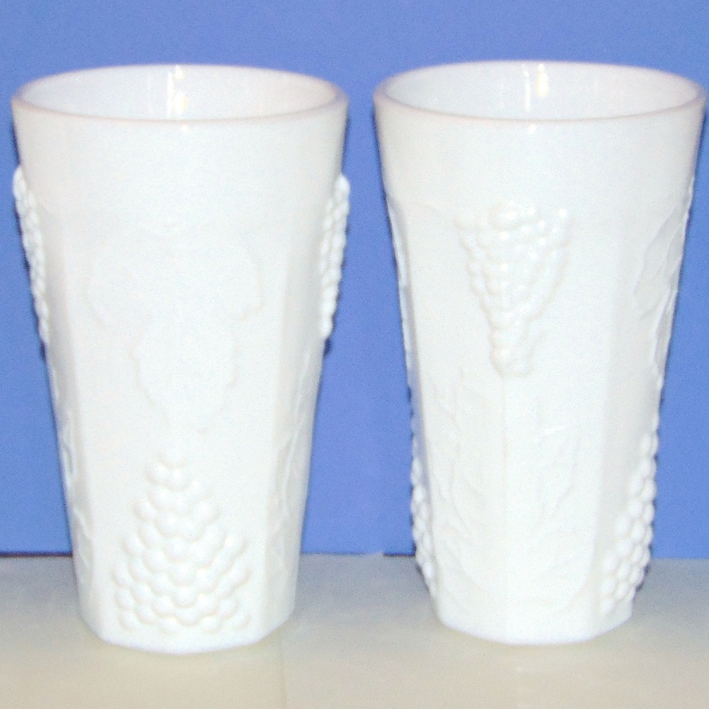 4 Indiana Glass Harvest Grape Milk Glass Tumblers